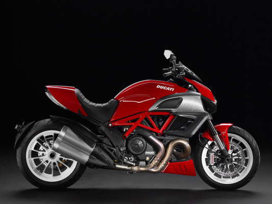 2011-2014 Ducati Diavel Twin Manual